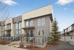 19478 37 Street SE Calgary, AB T3M 2W9