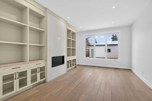 1137 41 Street Sw, Calgary, AB - Indoor Photo Showing Other Room