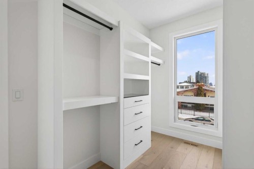 1137 41 Street Sw, Calgary, AB - Indoor