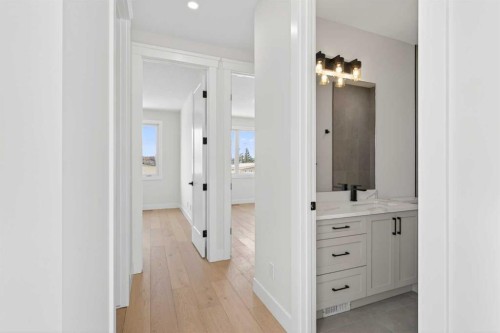 1137 41 Street Sw, Calgary, AB - Indoor Photo Showing Other Room