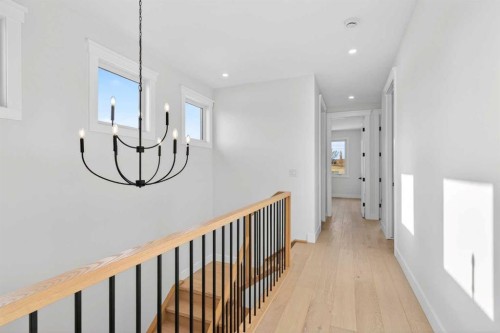 1137 41 Street Sw, Calgary, AB - Indoor Photo Showing Other Room