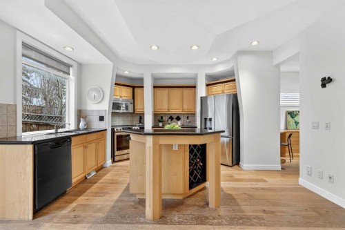 12069 Valley Ridge Drive Nw, Calgary, AB - Indoor Photo Showing Kitchen