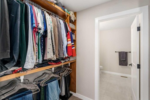 915 Crestridge Common Sw, Calgary, AB - Indoor With Storage