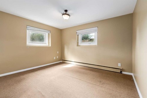 911 80 Avenue Sw, Calgary, AB - Indoor Photo Showing Other Room