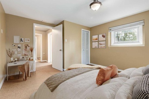 911 80 Avenue Sw, Calgary, AB - Indoor Photo Showing Bedroom