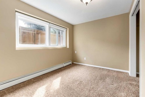911 80 Avenue Sw, Calgary, AB - Indoor Photo Showing Other Room