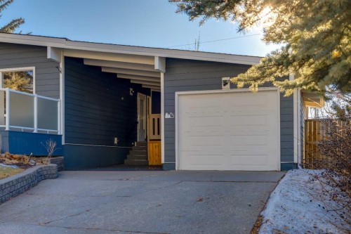 911 80 Avenue Sw, Calgary, AB - Outdoor With Exterior