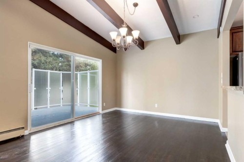 911 80 Avenue Sw, Calgary, AB - Indoor Photo Showing Other Room