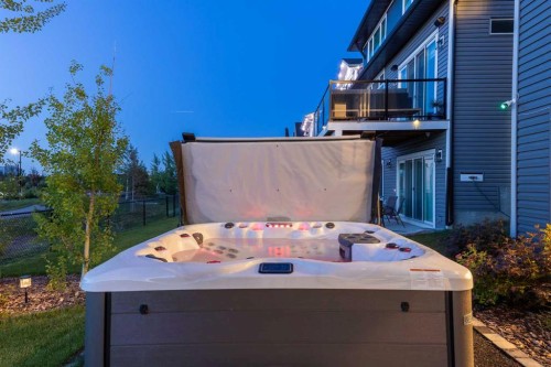 656 Bayview Way Sw, Airdrie, AB - Outdoor