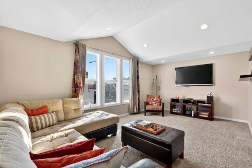 401 Mahogany Court Se, Calgary, AB - Indoor Photo Showing Living Room