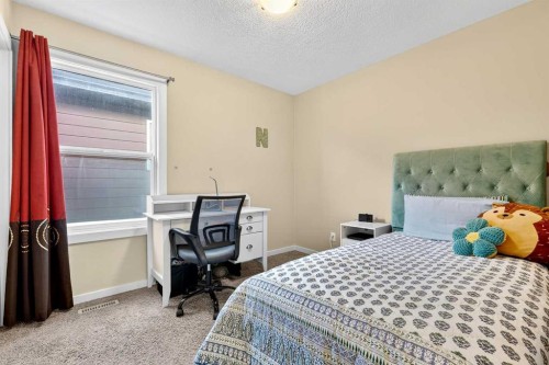 401 Mahogany Court Se, Calgary, AB - Indoor Photo Showing Bedroom