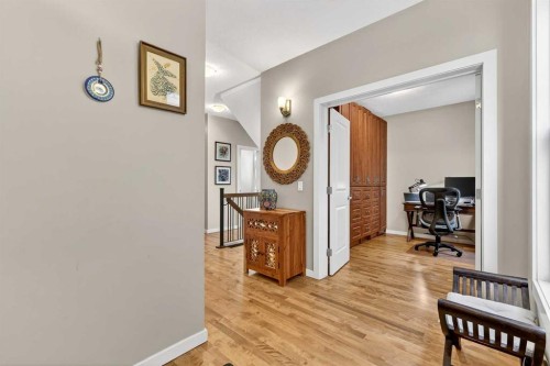 401 Mahogany Court Se, Calgary, AB - Indoor Photo Showing Other Room