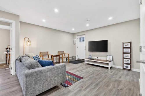 401 Mahogany Court Se, Calgary, AB - Indoor