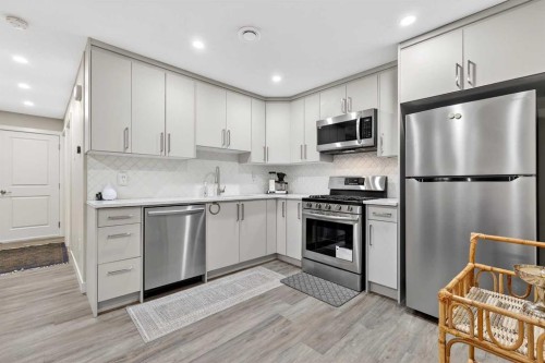 401 Mahogany Court Se, Calgary, AB - Indoor Photo Showing Kitchen With Upgraded Kitchen