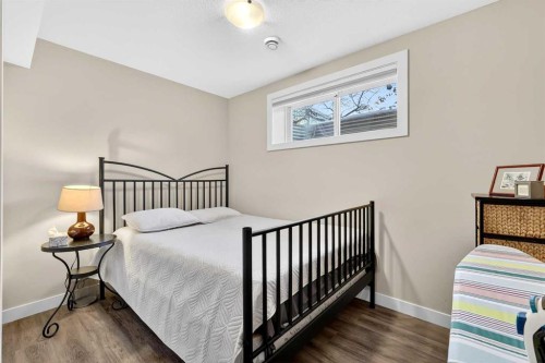 401 Mahogany Court Se, Calgary, AB - Indoor Photo Showing Bedroom
