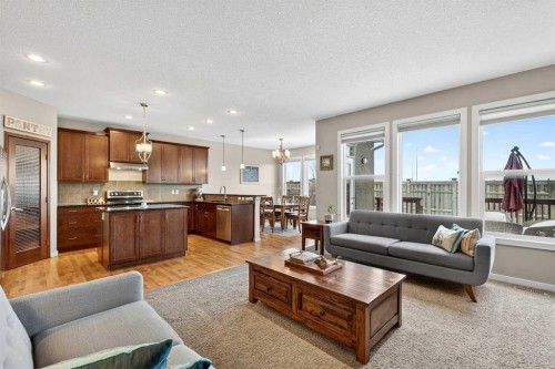 401 Mahogany Court Se, Calgary, AB - Indoor Photo Showing Living Room
