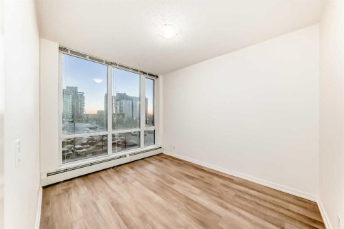 310-450 8 Avenue Se, Calgary, AB - Indoor Photo Showing Other Room