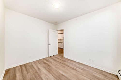 310-450 8 Avenue Se, Calgary, AB - Indoor Photo Showing Other Room