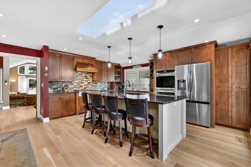 80 Oakmount Way Sw, Calgary, AB - Indoor Photo Showing Kitchen With Stainless Steel Kitchen With Upgraded Kitchen