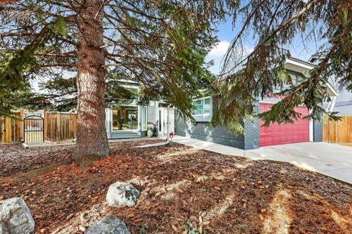 80 Oakmount Way Sw, Calgary, AB - Outdoor