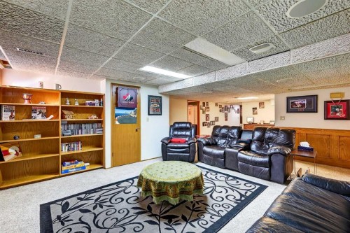 80 Oakmount Way Sw, Calgary, AB - Indoor