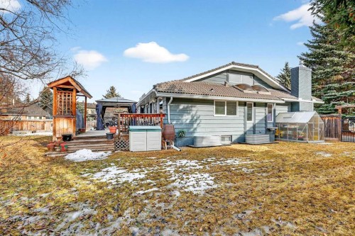 80 Oakmount Way Sw, Calgary, AB - Outdoor