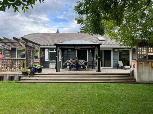 80 Oakmount Way Sw, Calgary, AB - Outdoor With Deck Patio Veranda