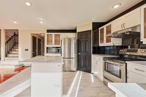 131 Arbour Wood Close Nw, Calgary, AB - Indoor Photo Showing Kitchen