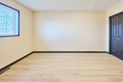 131 Arbour Wood Close Nw, Calgary, AB - Indoor Photo Showing Other Room