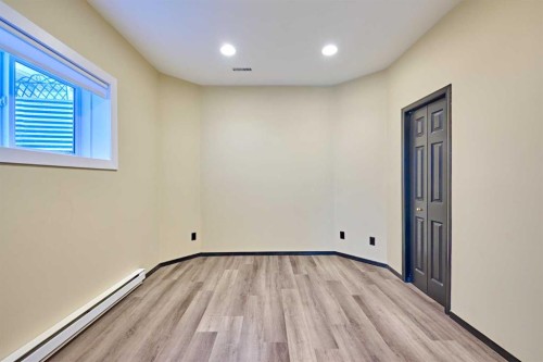 131 Arbour Wood Close Nw, Calgary, AB - Indoor Photo Showing Other Room