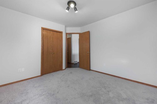 137 Arbour Ridge Heights Nw, Calgary, AB - Indoor Photo Showing Other Room