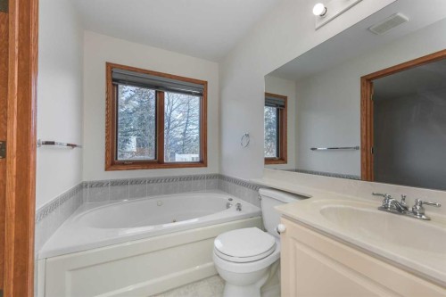 137 Arbour Ridge Heights Nw, Calgary, AB - Indoor Photo Showing Bathroom