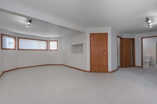 137 Arbour Ridge Heights Nw, Calgary, AB - Indoor Photo Showing Other Room