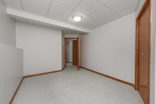 137 Arbour Ridge Heights Nw, Calgary, AB - Indoor Photo Showing Other Room