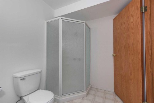 137 Arbour Ridge Heights Nw, Calgary, AB - Indoor Photo Showing Bathroom