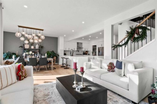 116 Ranchers View, Okotoks, AB - Indoor Photo Showing Living Room