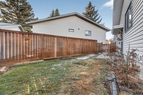 10 Deer Lane Bay Se, Calgary, AB - Outdoor