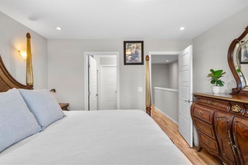 2001-280 Williamstown Close Nw, Airdrie, AB - Indoor Photo Showing Bedroom