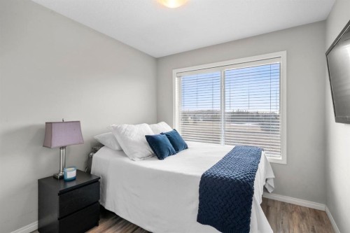2001-280 Williamstown Close Nw, Airdrie, AB - Indoor Photo Showing Bedroom