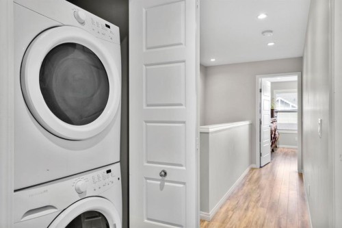 2001-280 Williamstown Close Nw, Airdrie, AB - Indoor Photo Showing Laundry Room