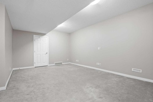 368 Redstone Drive Ne, Calgary, AB - Indoor Photo Showing Other Room
