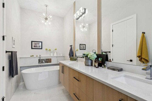 60 Havenhurst Crescent Sw, Calgary, AB - Indoor Photo Showing Bathroom