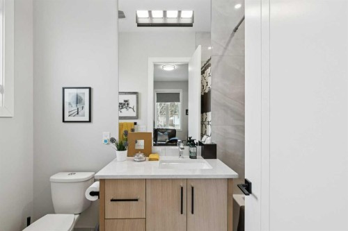 60 Havenhurst Crescent Sw, Calgary, AB - Indoor Photo Showing Bathroom
