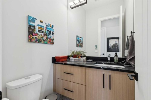 60 Havenhurst Crescent Sw, Calgary, AB - Indoor Photo Showing Bathroom