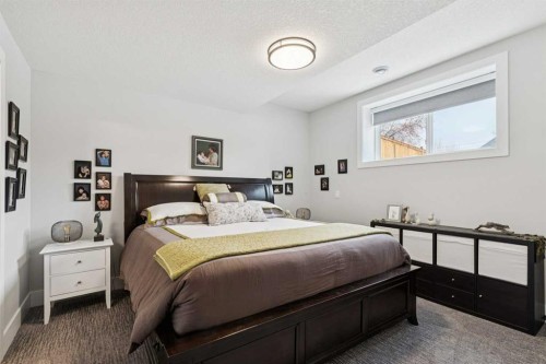 60 Havenhurst Crescent Sw, Calgary, AB - Indoor Photo Showing Bedroom
