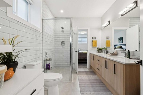 60 Havenhurst Crescent Sw, Calgary, AB - Indoor Photo Showing Bathroom