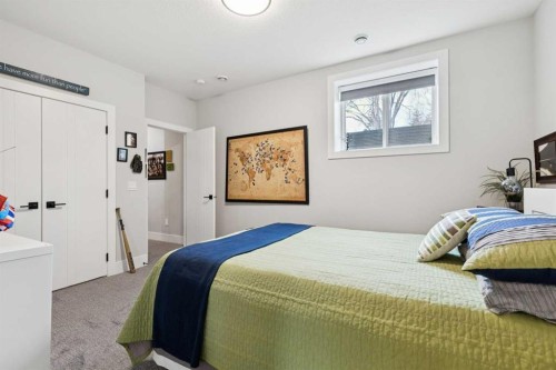 60 Havenhurst Crescent Sw, Calgary, AB - Indoor Photo Showing Bedroom