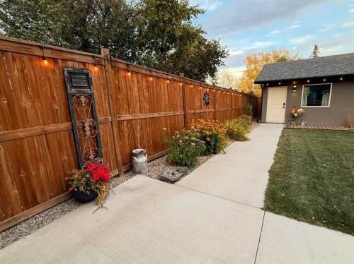 60 Havenhurst Crescent Sw, Calgary, AB - Outdoor