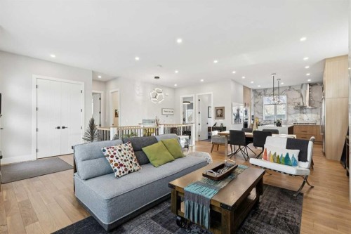 60 Havenhurst Crescent Sw, Calgary, AB - Indoor Photo Showing Living Room