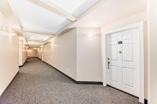 111-6900 Hunterview Drive Nw, Calgary, AB - Indoor Photo Showing Other Room